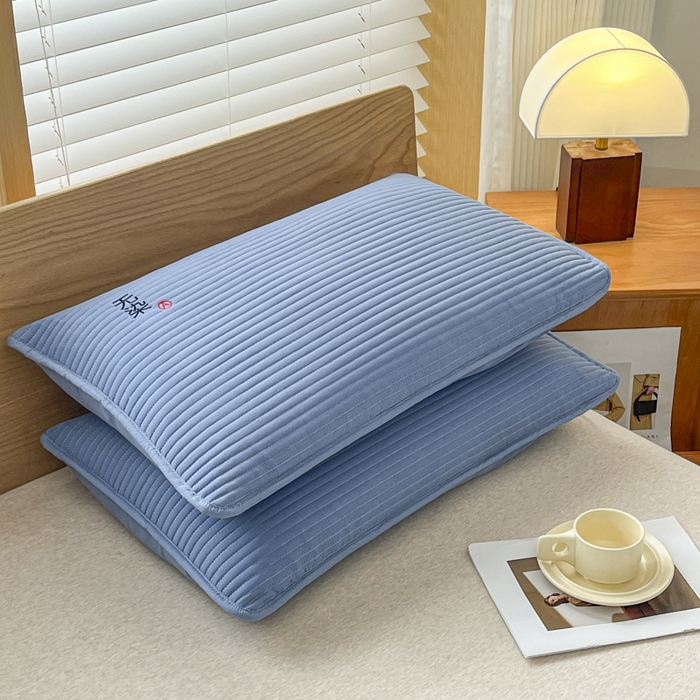 91家纺网 家纺一手货源 找家纺 芙绣家纺 2025新款A类防水绣花夹棉枕套 蓝色