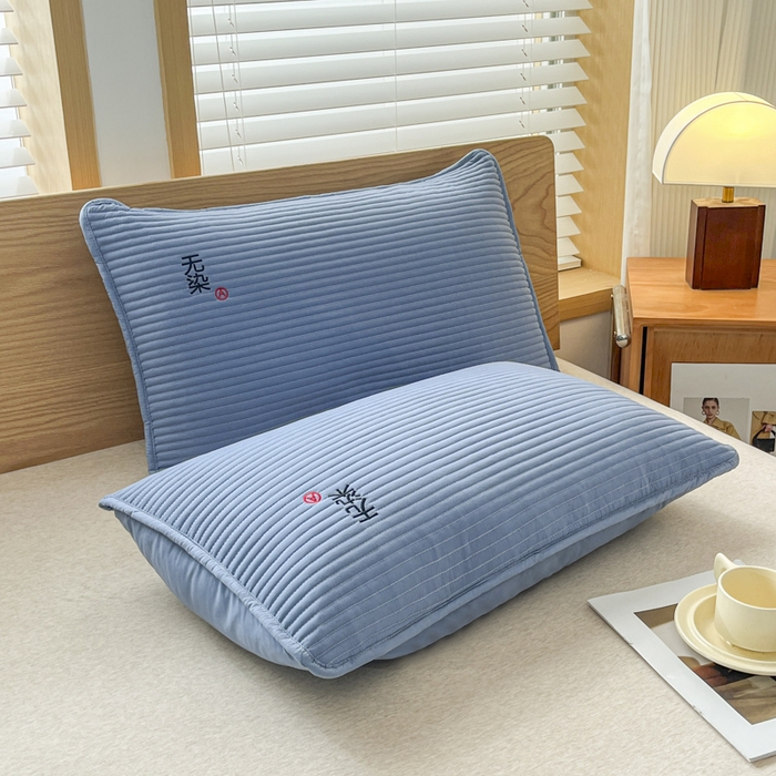 91家纺网 家纺一手货源 找家纺 芙绣家纺 2025新款A类防水绣花夹棉枕套 蓝色