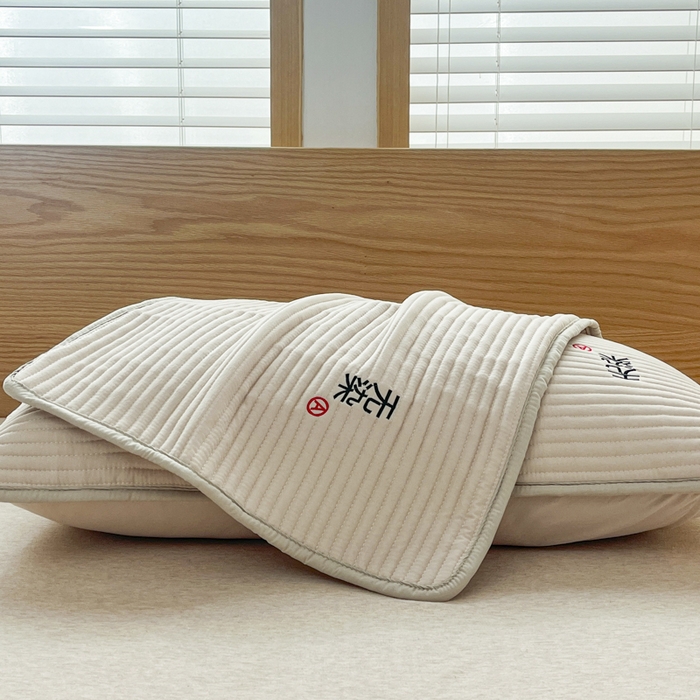 91家纺网 家纺一手货源 找家纺 芙绣家纺 2025新款A类防水绣花夹棉枕套 米色