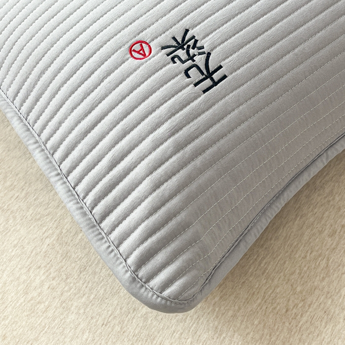 91家纺网 家纺一手货源 找家纺 芙绣家纺 2025新款A类防水绣花夹棉枕套 浅灰