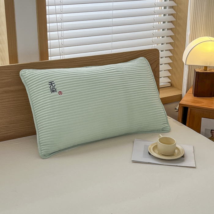 91家纺网 家纺一手货源 找家纺 芙绣家纺 2025新款A类防水绣花夹棉枕套 浅绿