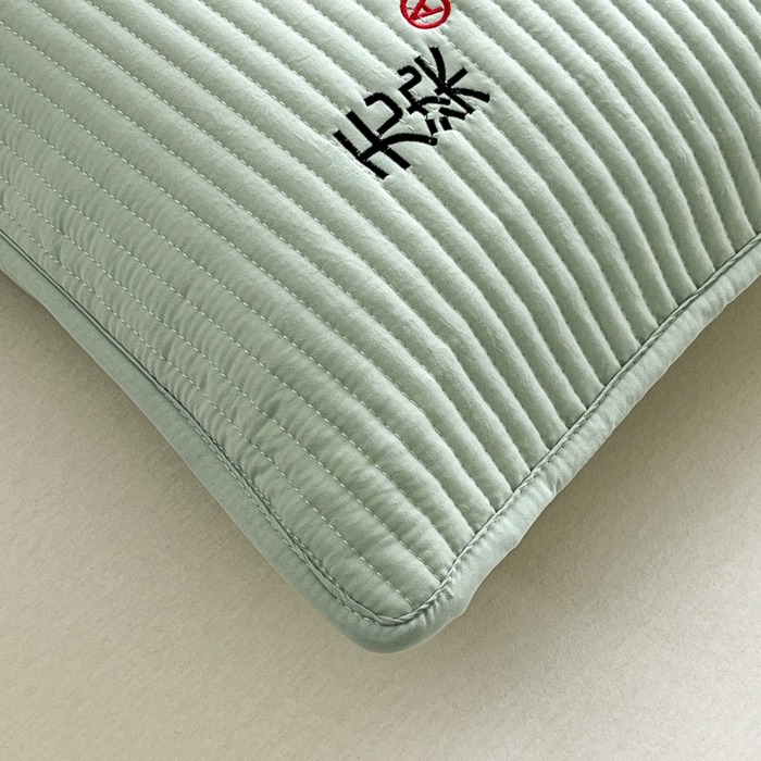 91家纺网 家纺一手货源 找家纺 芙绣家纺 2025新款A类防水绣花夹棉枕套 浅绿