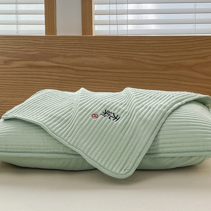 91家纺网 家纺一手货源 找家纺 芙绣家纺 2025新款A类防水绣花夹棉枕套 浅绿