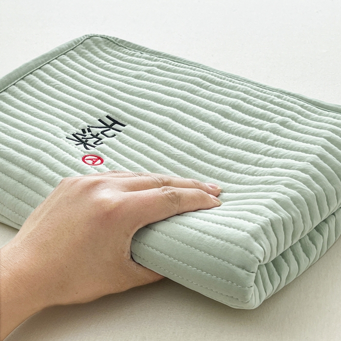 91家纺网 家纺一手货源 找家纺 芙绣家纺 2025新款A类防水绣花夹棉枕套 浅绿