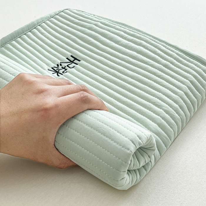 91家纺网 家纺一手货源 找家纺 芙绣家纺 2025新款A类防水绣花夹棉枕套 浅绿