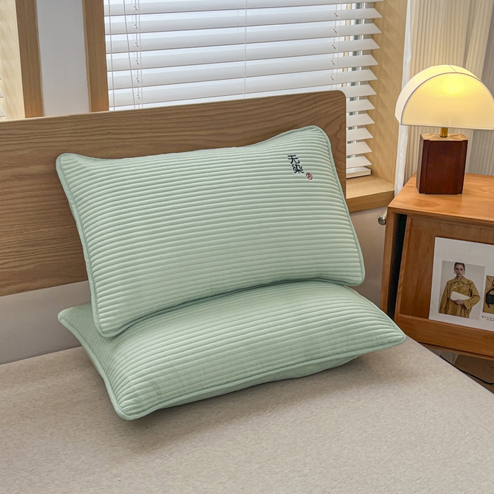 91家纺网 家纺一手货源 找家纺 芙绣家纺 2025新款A类防水绣花夹棉枕套 浅绿