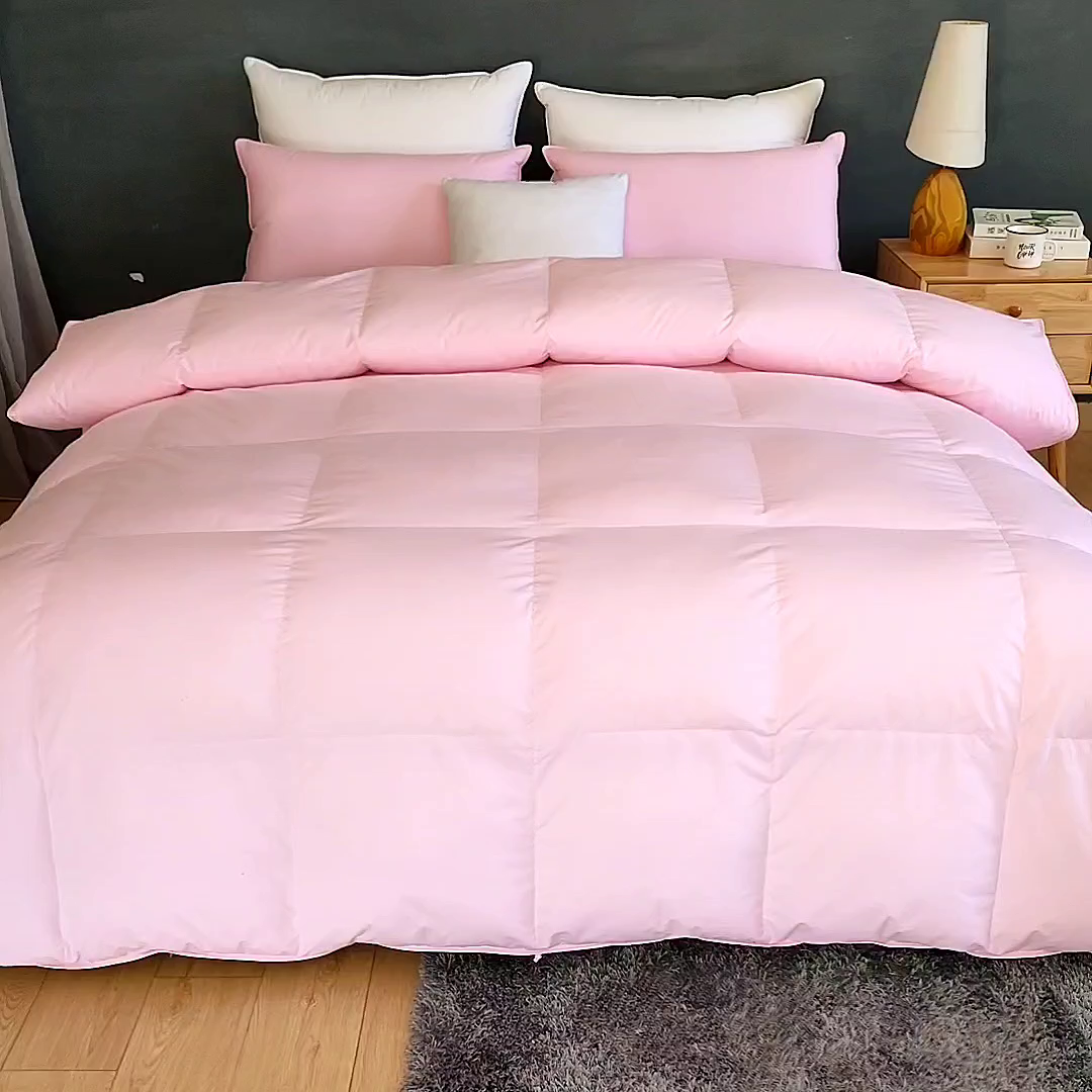 91家纺网 家纺一手货源 找家纺 呆头鹅羽绒工厂店 2025新款全棉防羽布羽绒被-标准款 白鹅绒鸭绒被子被芯羽绒工厂店 粉色