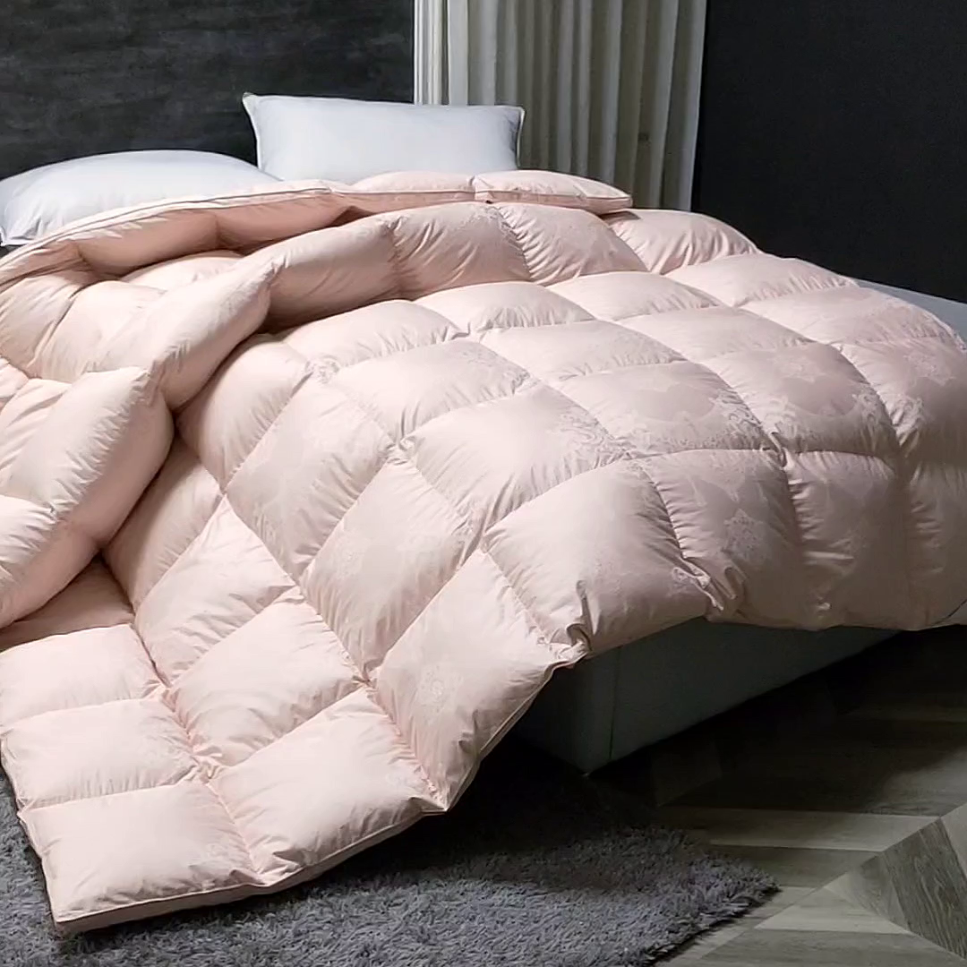 91家纺网 家纺一手货源 找家纺 呆头鹅羽绒工厂店2025新款150支全棉大提花羽绒被 白鹅绒鸭绒被子被芯羽绒工厂店 豆沙
