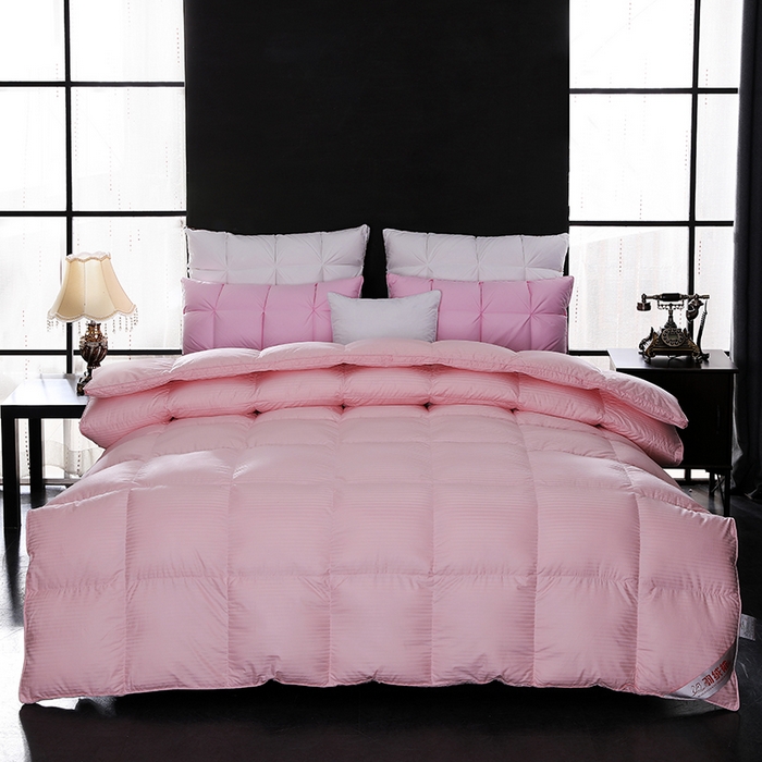 91家纺网 家纺一手货源 找家纺 呆头鹅羽绒工厂店 2025新款100支全棉缎纹羽绒被 白鹅绒鸭绒被子被芯羽绒工厂店 粉色缎纹