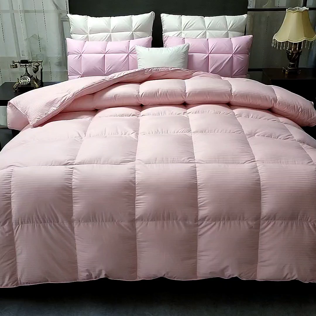 91家纺网 家纺一手货源 找家纺 呆头鹅羽绒工厂店 2025新款100支全棉缎纹羽绒被 白鹅绒鸭绒被子被芯羽绒工厂店 粉色缎纹