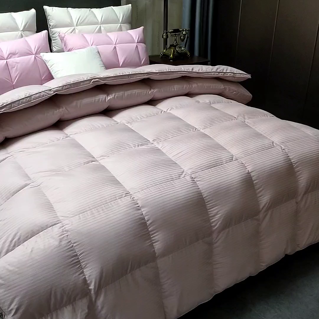 91家纺网 家纺一手货源 找家纺 呆头鹅羽绒工厂店 2025新款100支全棉缎纹羽绒被 白鹅绒鸭绒被子被芯羽绒工厂店 豆沙缎纹