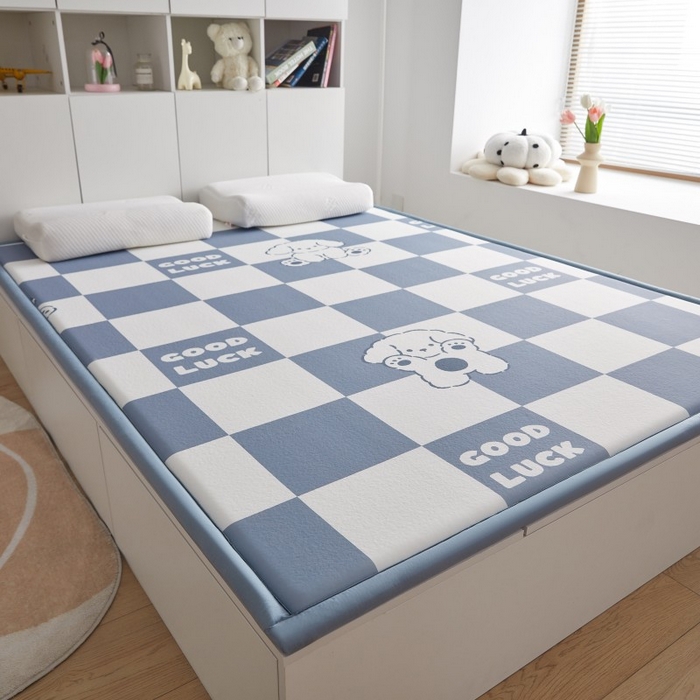 91家纺网 家纺一手货源 找家纺 薇梦蚊帐 2025新款凉感丝印花地垫 小奶狗