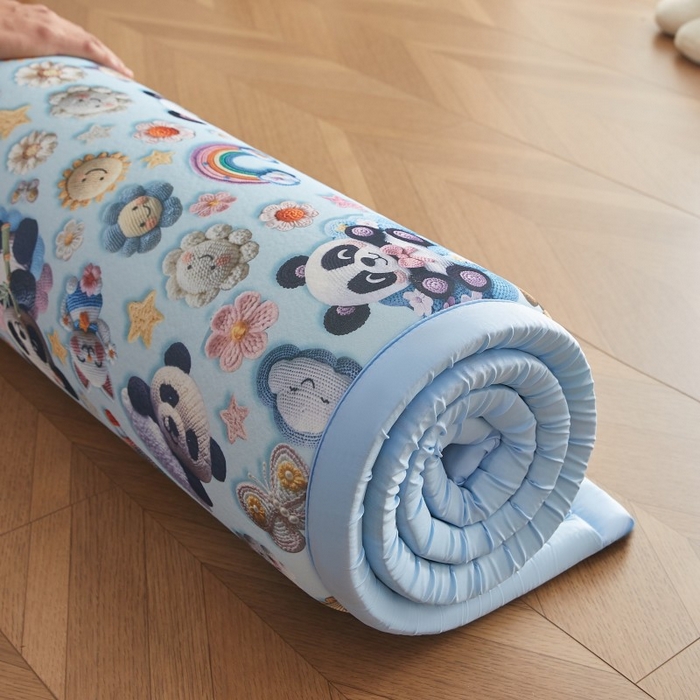 91家纺网 家纺一手货源 找家纺 薇梦蚊帐 2025新款凉感丝印花地垫 浪漫熊宝