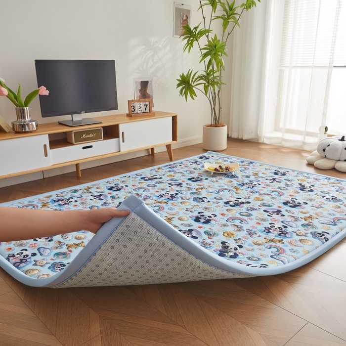 91家纺网 家纺一手货源 找家纺 薇梦蚊帐 2025新款凉感丝印花地垫 浪漫熊宝