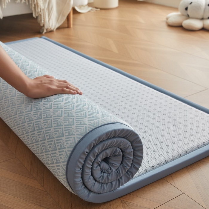 91家纺网 家纺一手货源 找家纺 薇梦蚊帐 2025新款凉感丝印花地垫 青春岁月