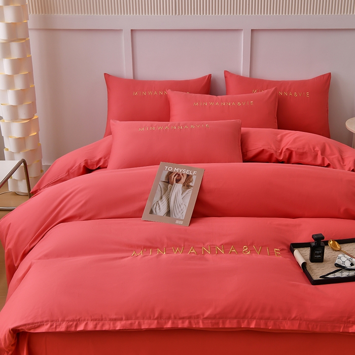 91家纺网 家纺一手货源 找家纺 （总）宇彬家纺 2025新款直播热款13374全棉母婴级绣花字母款被套床单纯色重工清新四件套贡缎新疆长绒