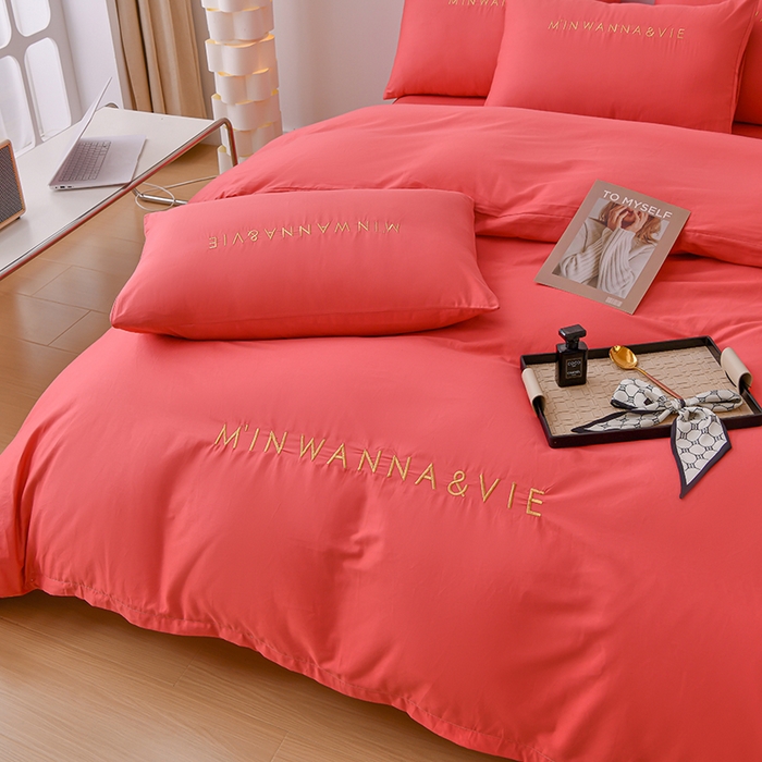 91家纺网 家纺一手货源 找家纺 （总）宇彬家纺 2025新款直播热款13374全棉母婴级绣花字母款被套床单纯色重工清新四件套贡缎新疆长绒