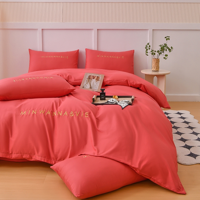 91家纺网 家纺一手货源 找家纺 （总）宇彬家纺 2025新款直播热款13374全棉母婴级绣花字母款被套床单纯色重工清新四件套贡缎新疆长绒