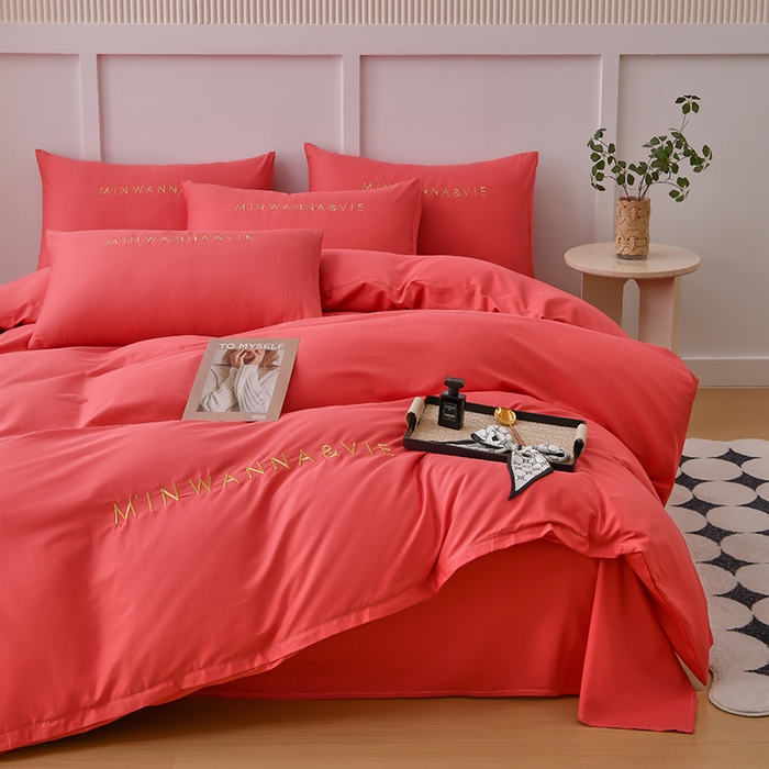 91家纺网 家纺一手货源 找家纺 （总）宇彬家纺 2025新款直播热款13374全棉母婴级绣花字母款被套床单纯色重工清新四件套贡缎新疆长绒