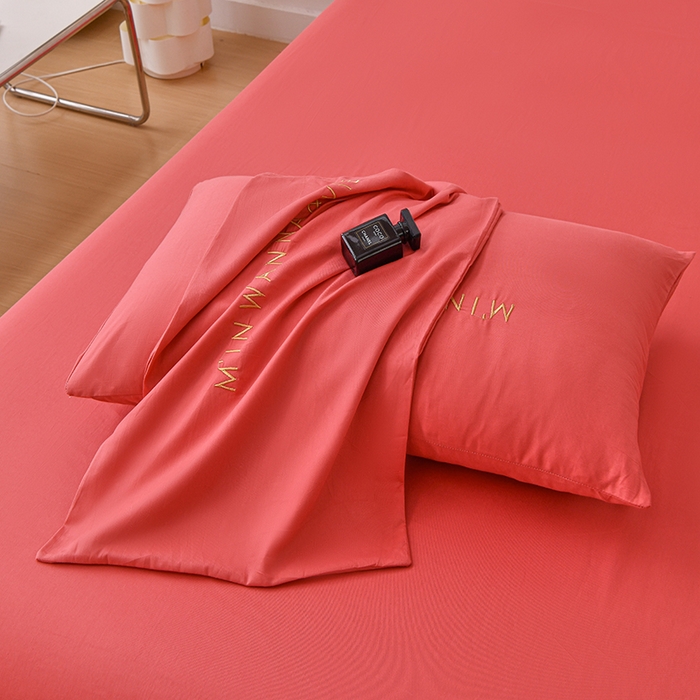 91家纺网 家纺一手货源 找家纺 （总）宇彬家纺 2025新款直播热款13374全棉母婴级绣花字母款被套床单纯色重工清新四件套贡缎新疆长绒