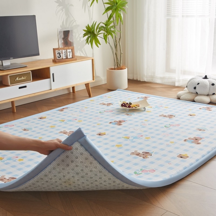 91家纺网 家纺一手货源 找家纺 薇梦蚊帐 2025新款凉感丝印花地垫 甜梦小熊