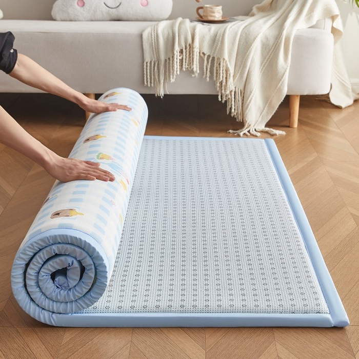 91家纺网 家纺一手货源 找家纺 薇梦蚊帐 2025新款凉感丝印花地垫 甜梦小熊