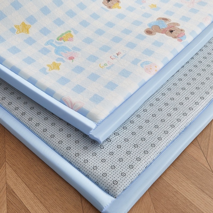 91家纺网 家纺一手货源 找家纺 薇梦蚊帐 2025新款凉感丝印花地垫 甜梦小熊