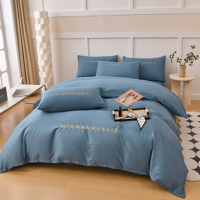 91家纺网 家纺一手货源 找家纺 宇彬家纺 2025新款直播热款13374全棉母婴级绣花字母款被套床单纯色重工清新四件套贡缎新疆长绒 Min-宾利蓝