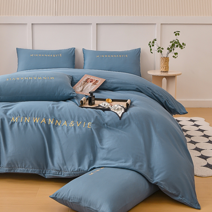 91家纺网 家纺一手货源 找家纺 宇彬家纺 2025新款直播热款13374全棉母婴级绣花字母款被套床单纯色重工清新四件套贡缎新疆长绒 Min-宾利蓝