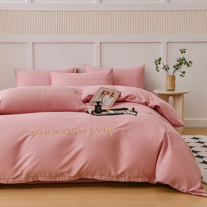 91家纺网 家纺一手货源 找家纺 宇彬家纺 2025新款直播热款13374全棉母婴级绣花字母款被套床单纯色重工清新四件套贡缎新疆长绒 Min-紫豆沙