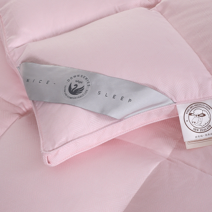 91家纺网 家纺一手货源 找家纺 呆头鹅羽绒工厂店 2025新款80支羊绒棉千鸟格羽绒被 白鹅绒鸭绒被子被芯羽绒工厂店 粉红千鸟格