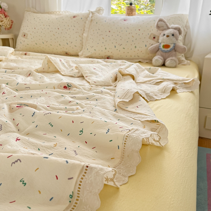 91家纺网 家纺一手货源 找家纺 玉海棠家纺 2025新款云感云感双层纱皱皱纱全棉花边款夏被四件套 芝士奶酪