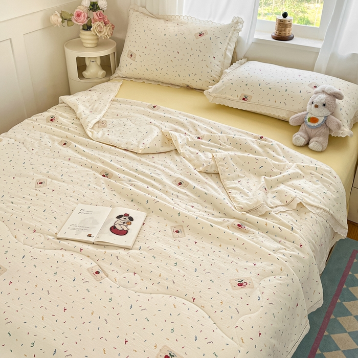 91家纺网 家纺一手货源 找家纺 玉海棠家纺 2025新款云感云感双层纱皱皱纱全棉花边款夏被四件套 芝士奶酪