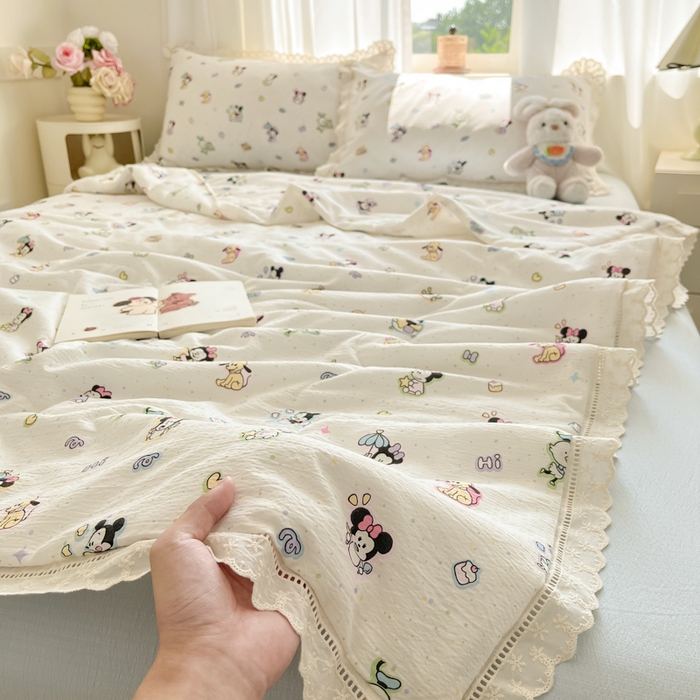 91家纺网 家纺一手货源 找家纺 玉海棠家纺 2025新款云感云感双层纱皱皱纱全棉花边款夏被四件套 米奇