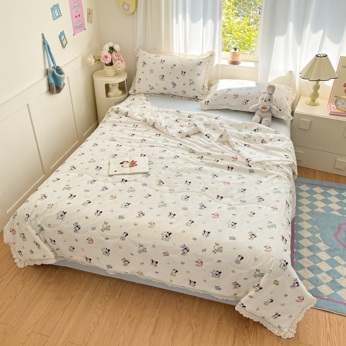 91家纺网 家纺一手货源 找家纺 玉海棠家纺 2025新款云感云感双层纱皱皱纱全棉花边款夏被四件套 米奇