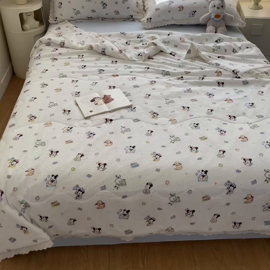 91家纺网 家纺一手货源 找家纺 玉海棠家纺 2025新款云感云感双层纱皱皱纱全棉花边款夏被四件套 米奇