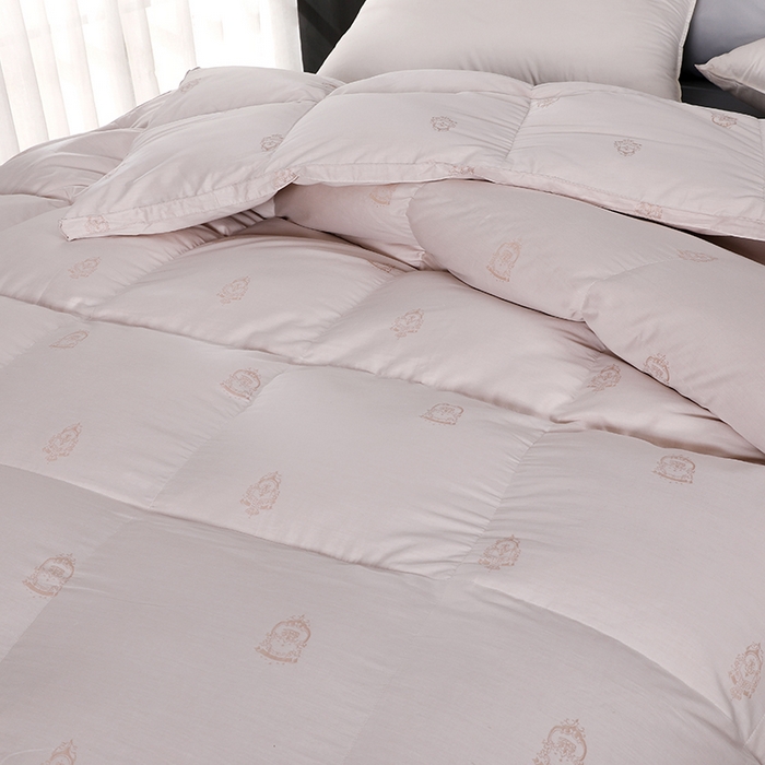 91家纺网 家纺一手货源 找家纺 呆头鹅羽绒工厂店 2025新款80支丝光棉彩棉羽绒被 白鹅绒鸭绒被子被芯羽绒工厂店 勋章卡其