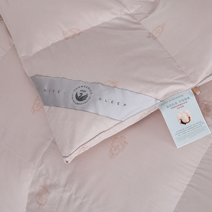 91家纺网 家纺一手货源 找家纺 呆头鹅羽绒工厂店 2025新款80支丝光棉彩棉羽绒被 白鹅绒鸭绒被子被芯羽绒工厂店 勋章卡其