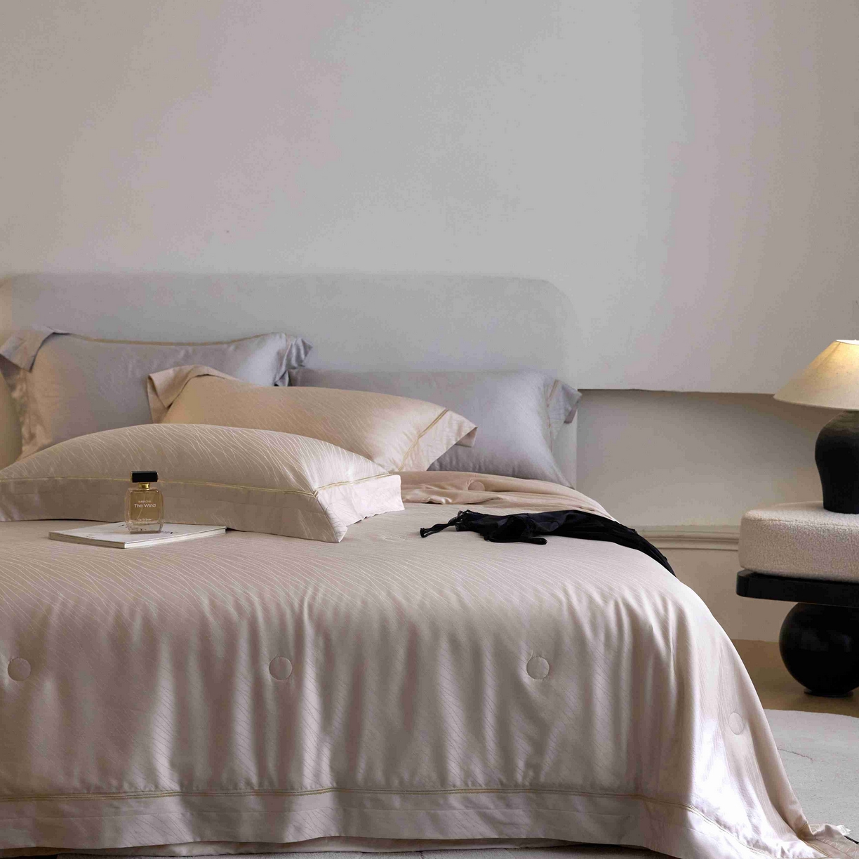 91家纺网 家纺一手货源 找家纺 时亿家居 2025新款100支天丝棉提花床盖款夏被四件套【控价券后不低于 538】 莫妮卡 香槟