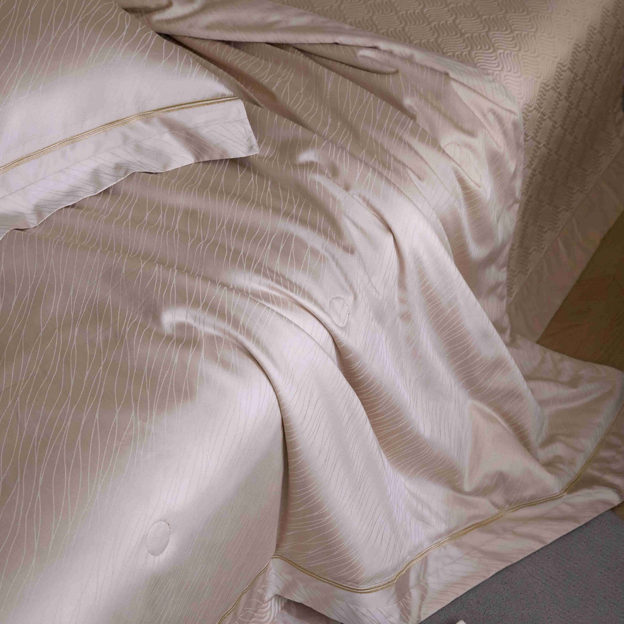 91家纺网 家纺一手货源 找家纺 时亿家居 2025新款100支天丝棉提花床盖款夏被四件套【控价券后不低于 538】 莫妮卡 香槟