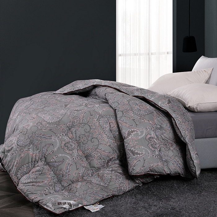 91家纺网 家纺一手货源 找家纺 呆头鹅羽绒工厂店 2025新款100支柔塞丝印花羽绒被 白鹅绒鸭绒被子被芯羽绒工厂店 黛尼雅抹茶绿