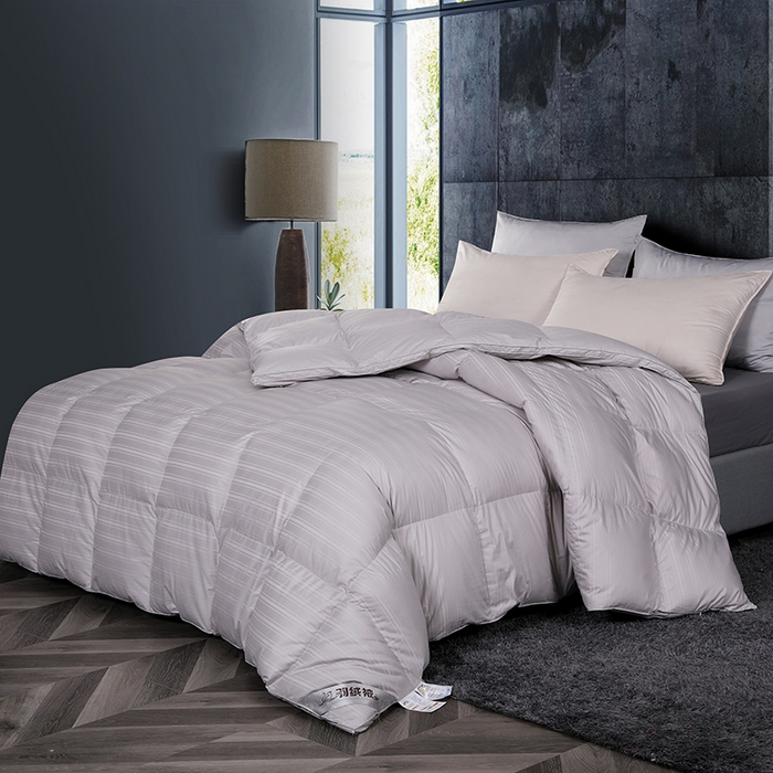 91家纺网 家纺一手货源 找家纺 （总）呆头鹅羽绒工厂店 2025新款竹棉缎条纹羽绒被 白鹅绒鸭绒被子被芯羽绒工厂店