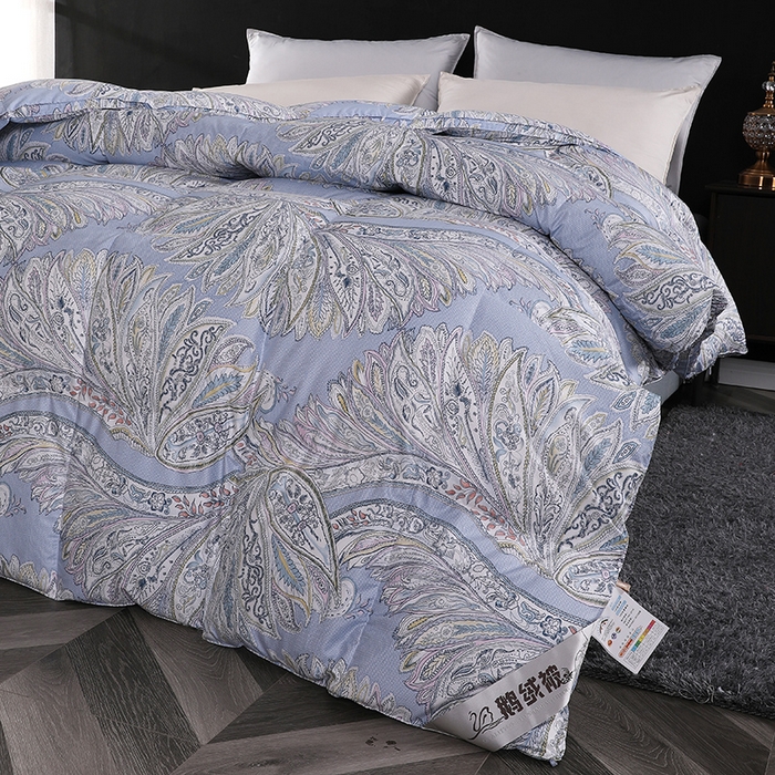 91家纺网 家纺一手货源 找家纺 呆头鹅羽绒工厂店 2025新款100支柔塞丝印花羽绒被 白鹅绒鸭绒被子被芯羽绒工厂店 天使之翼浅兰