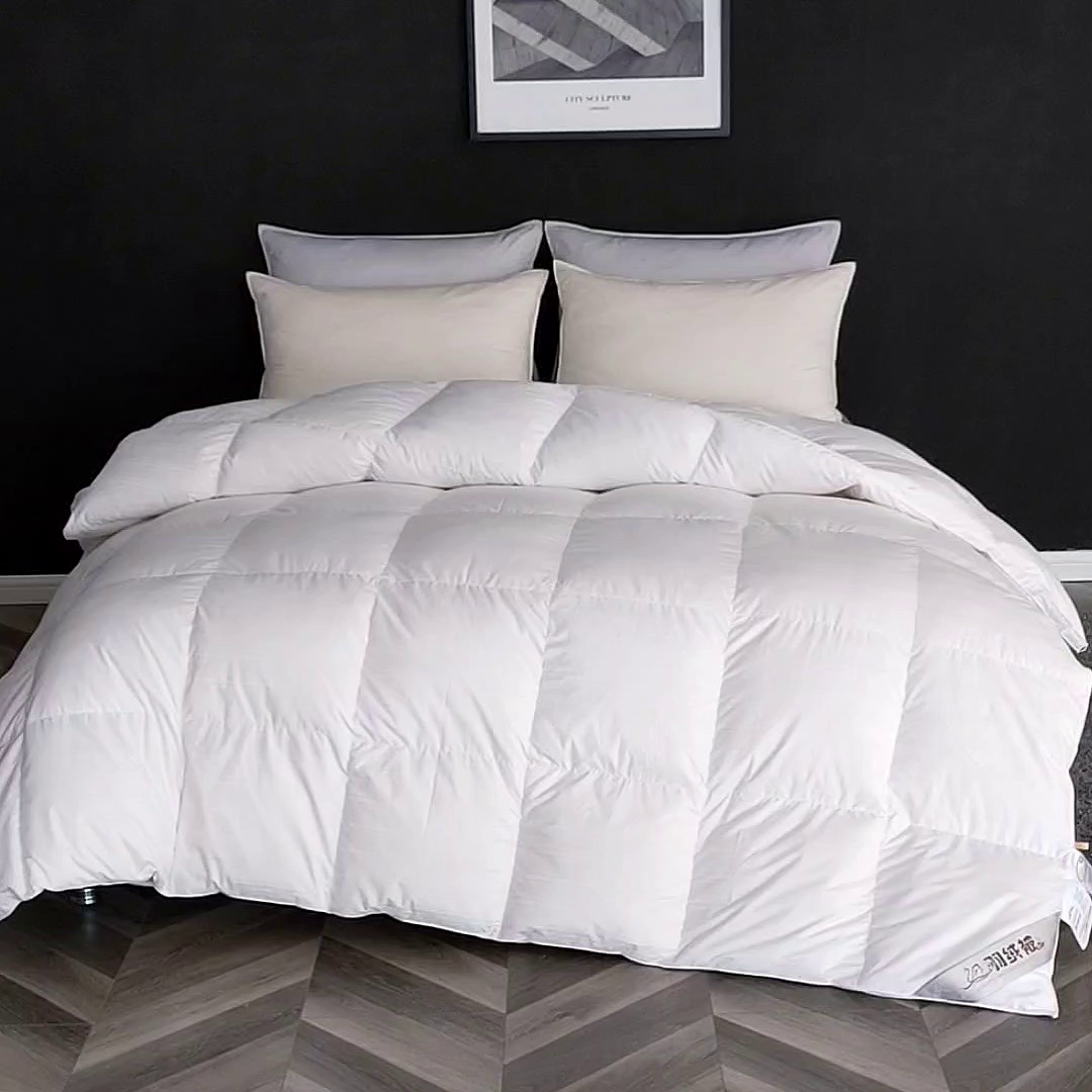 91家纺网 家纺一手货源 找家纺 呆头鹅羽绒工厂店 2025新款竹棉缎条纹羽绒被 白鹅绒鸭绒被子被芯羽绒工厂店 白色