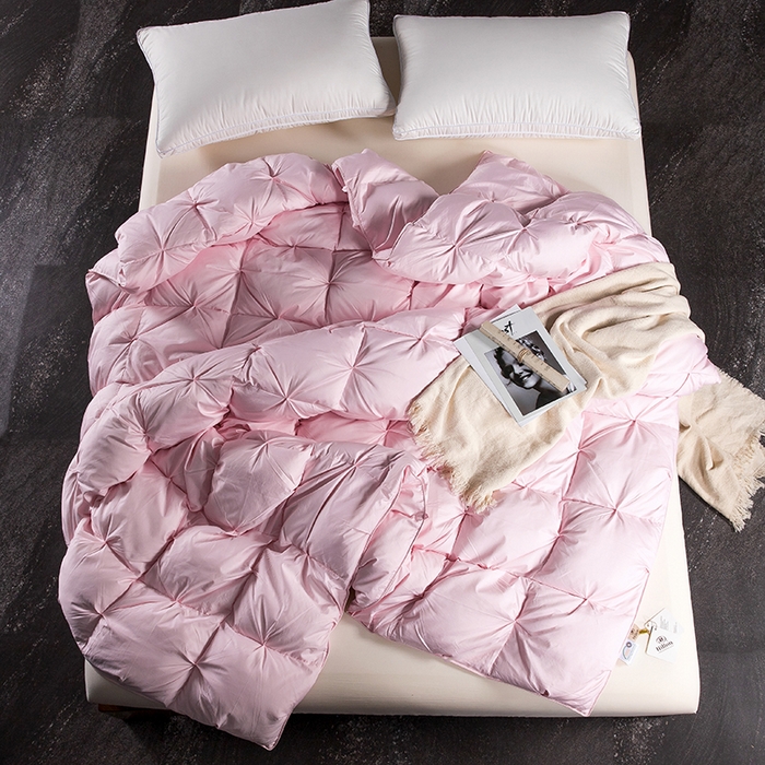 91家纺网 家纺一手货源 找家纺 呆头鹅羽绒工厂店 2025新款80支柔赛丝羽绒被-扭花款 白鹅绒鸭绒被子被芯羽绒工厂店 粉色