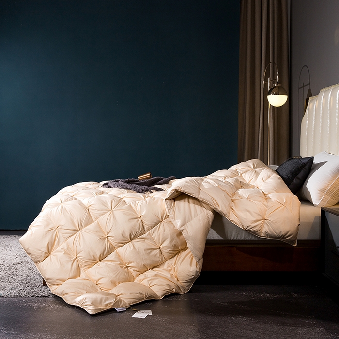 91家纺网 家纺一手货源 找家纺 呆头鹅羽绒工厂店 2025新款80支柔赛丝羽绒被-扭花款 白鹅绒鸭绒被子被芯羽绒工厂店 黄色
