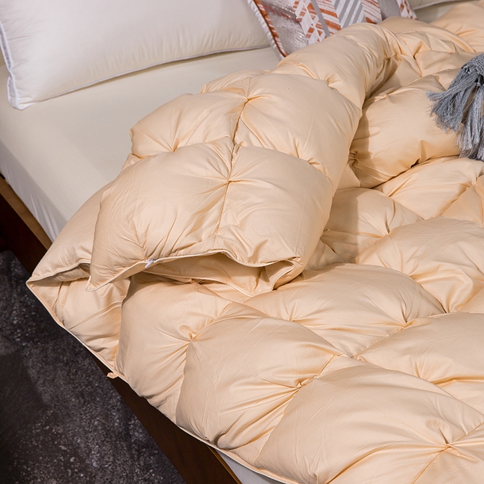 91家纺网 家纺一手货源 找家纺 呆头鹅羽绒工厂店 2025新款80支柔赛丝羽绒被-扭花款 白鹅绒鸭绒被子被芯羽绒工厂店 黄色