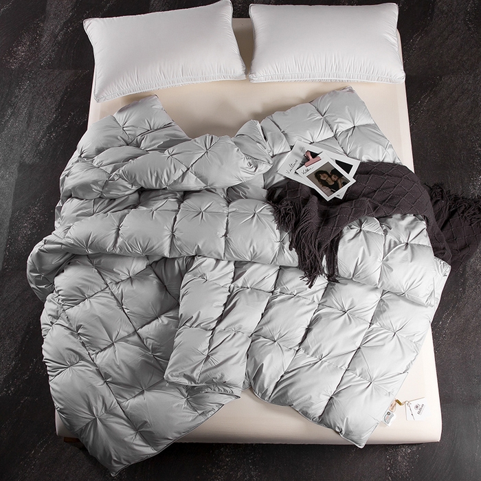 91家纺网 家纺一手货源 找家纺 呆头鹅羽绒工厂店 2025新款80支柔赛丝羽绒被-扭花款 白鹅绒鸭绒被子被芯羽绒工厂店 灰色