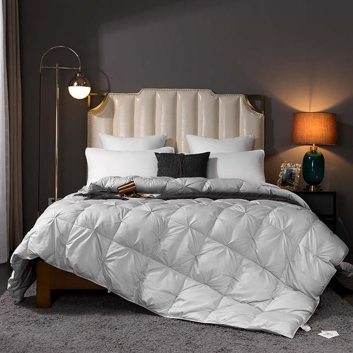 91家纺网 家纺一手货源 找家纺 呆头鹅羽绒工厂店 2025新款80支柔赛丝羽绒被-扭花款 白鹅绒鸭绒被子被芯羽绒工厂店 灰色