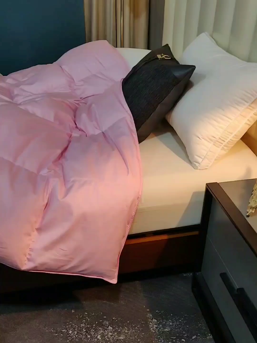 91家纺网 家纺一手货源 找家纺 呆头鹅羽绒工厂店 2025新款80支柔赛丝羽绒被-标准款 白鹅绒鸭绒被子被芯羽绒工厂店 粉色